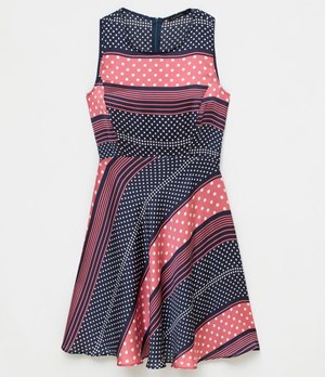 VESTIDO COM SAIA GODÊ E ZÍPER NAS COSTAS